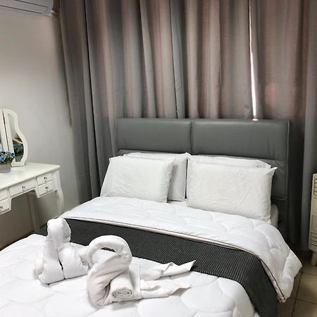 Sea Line Hotel From R&A Group بات يام المظهر الخارجي الصورة