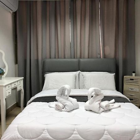 Sea Line Hotel From R&A Group بات يام المظهر الخارجي الصورة