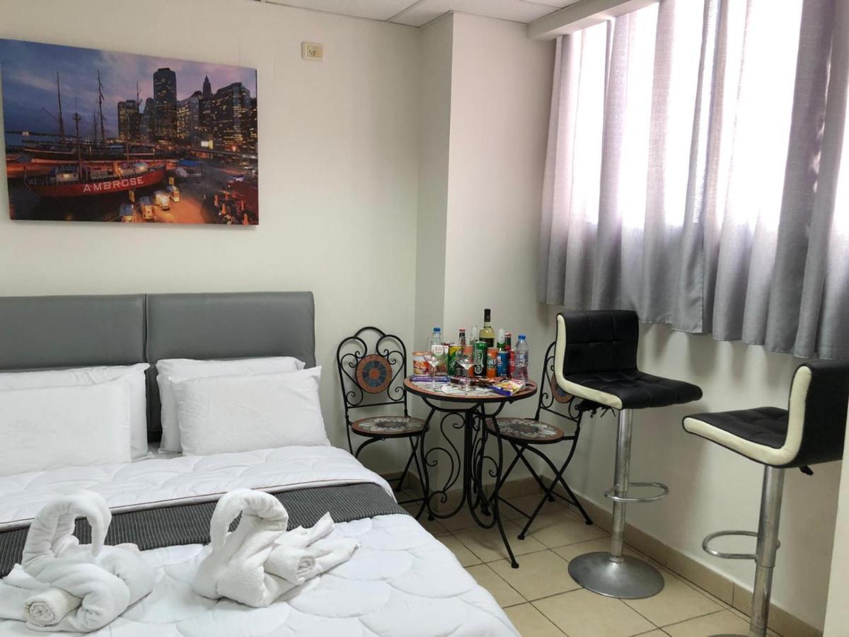 Sea Line Hotel From R&A Group بات يام المظهر الخارجي الصورة
