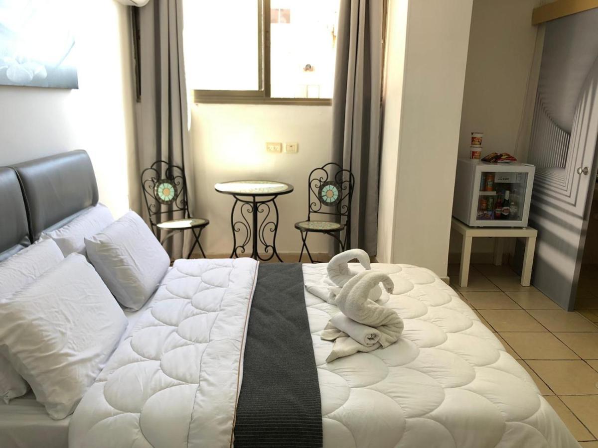Sea Line Hotel From R&A Group بات يام المظهر الخارجي الصورة