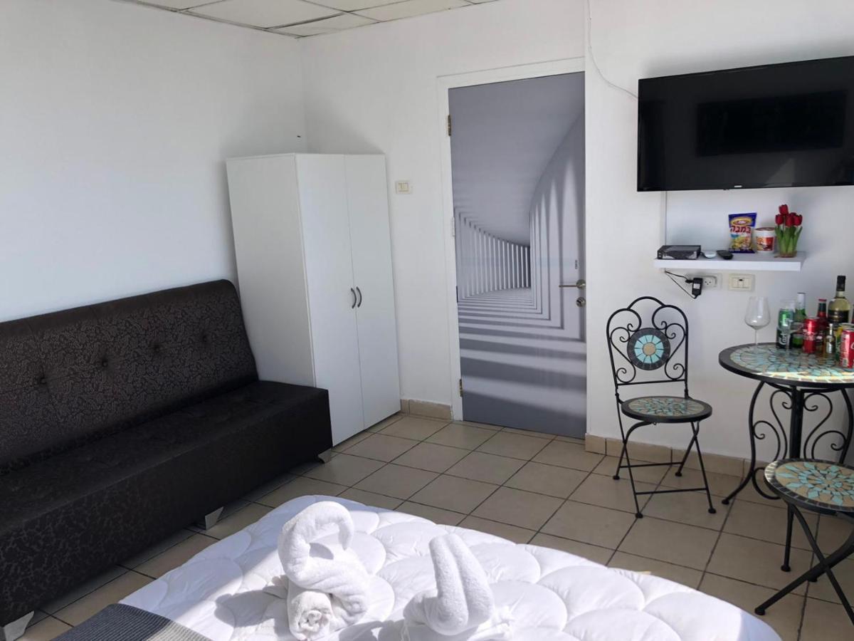 Sea Line Hotel From R&A Group بات يام المظهر الخارجي الصورة