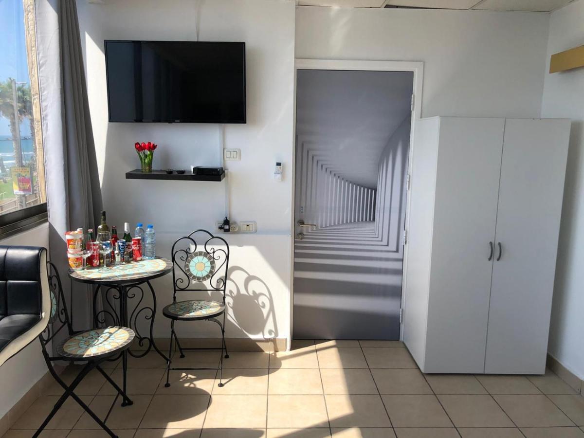 Sea Line Hotel From R&A Group بات يام المظهر الخارجي الصورة