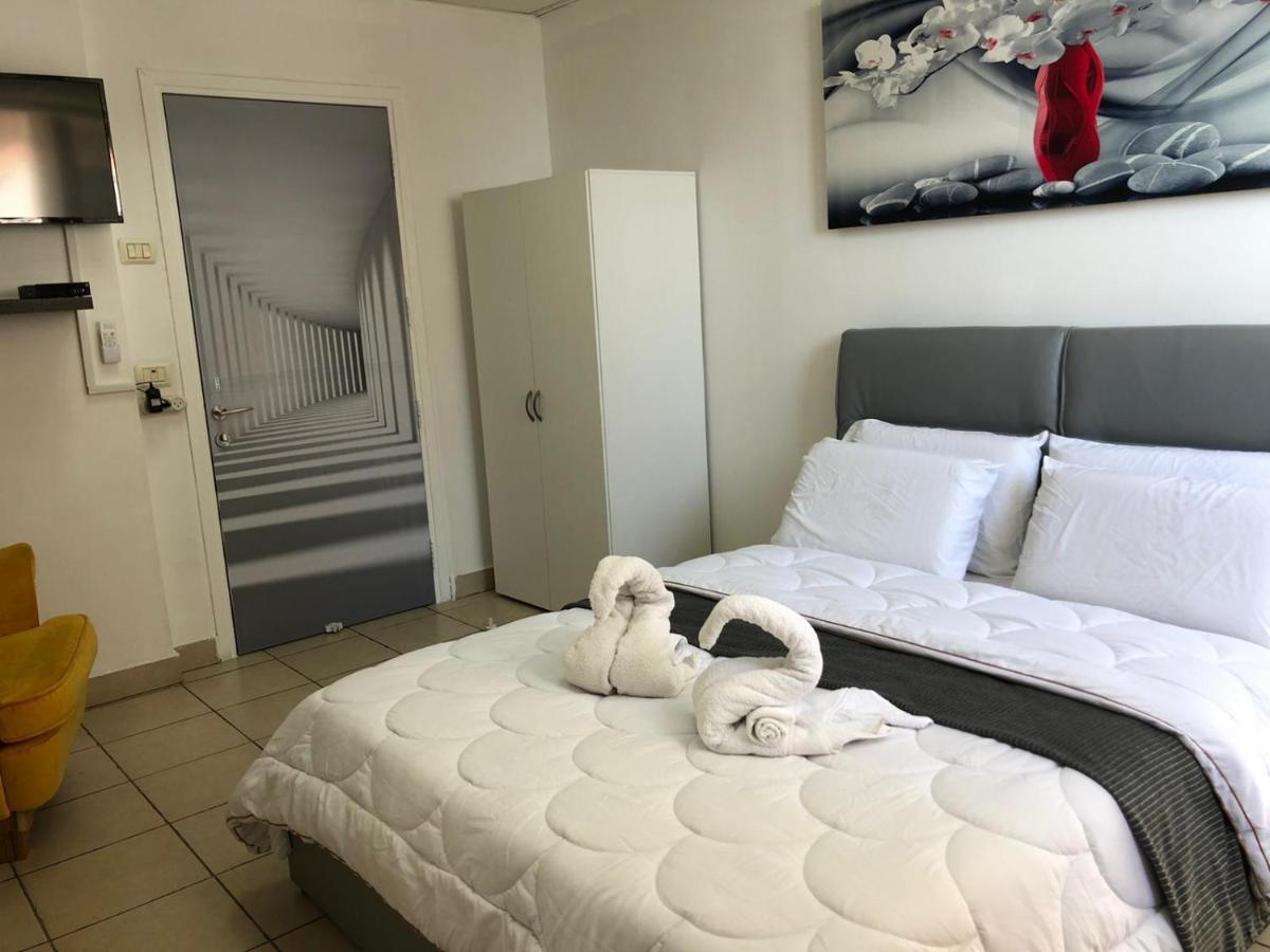 Sea Line Hotel From R&A Group بات يام المظهر الخارجي الصورة