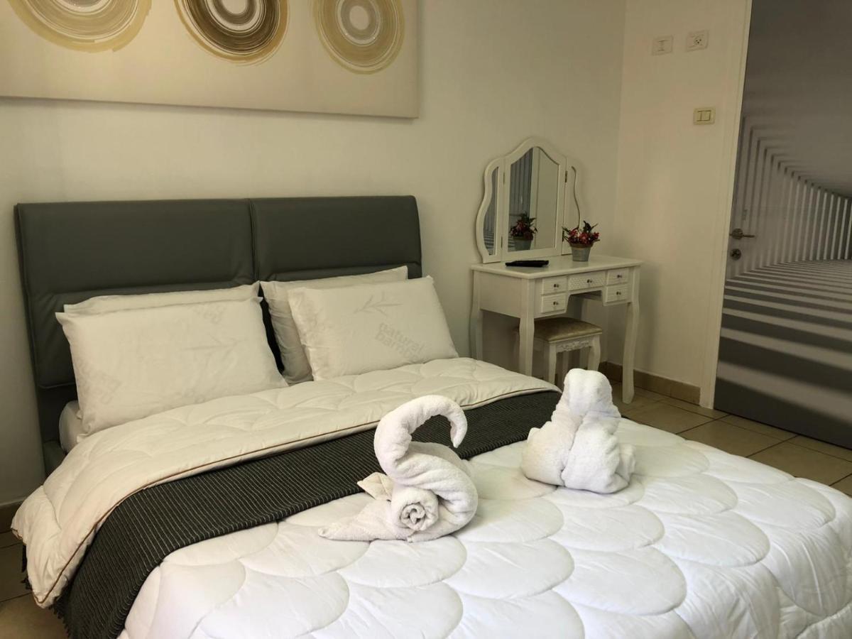 Sea Line Hotel From R&A Group بات يام المظهر الخارجي الصورة
