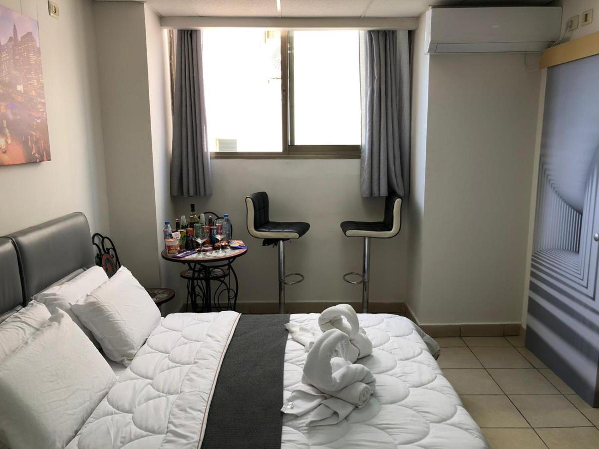 Sea Line Hotel From R&A Group بات يام المظهر الخارجي الصورة