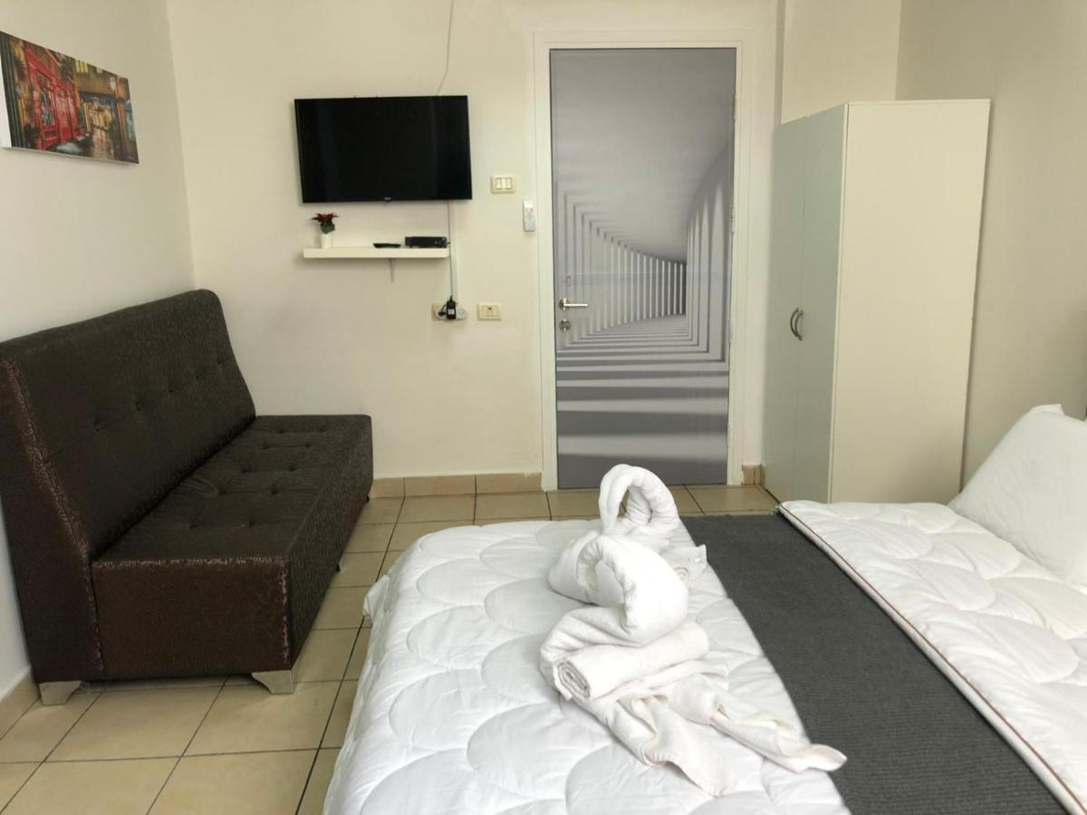 Sea Line Hotel From R&A Group بات يام المظهر الخارجي الصورة