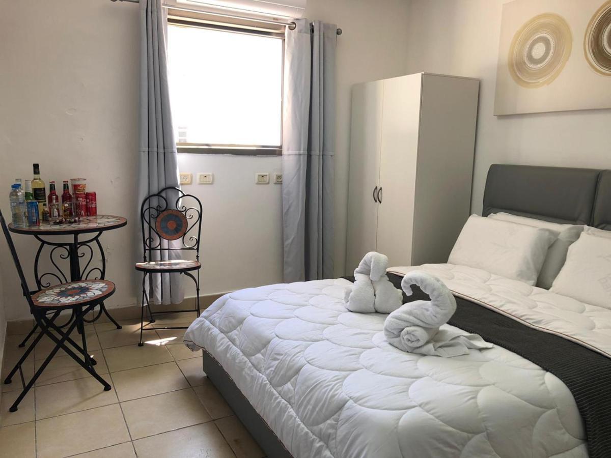 Sea Line Hotel From R&A Group بات يام المظهر الخارجي الصورة