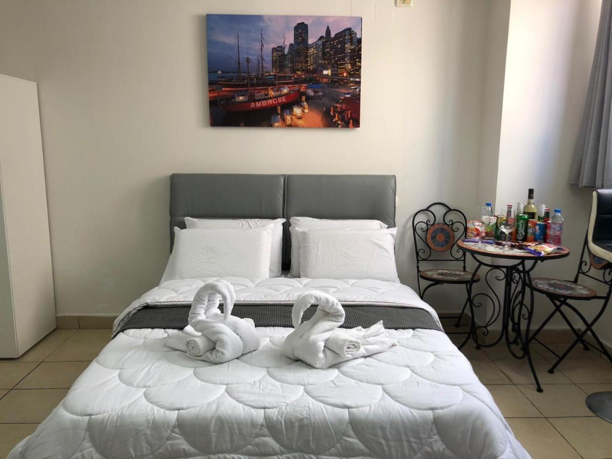 Sea Line Hotel From R&A Group بات يام المظهر الخارجي الصورة