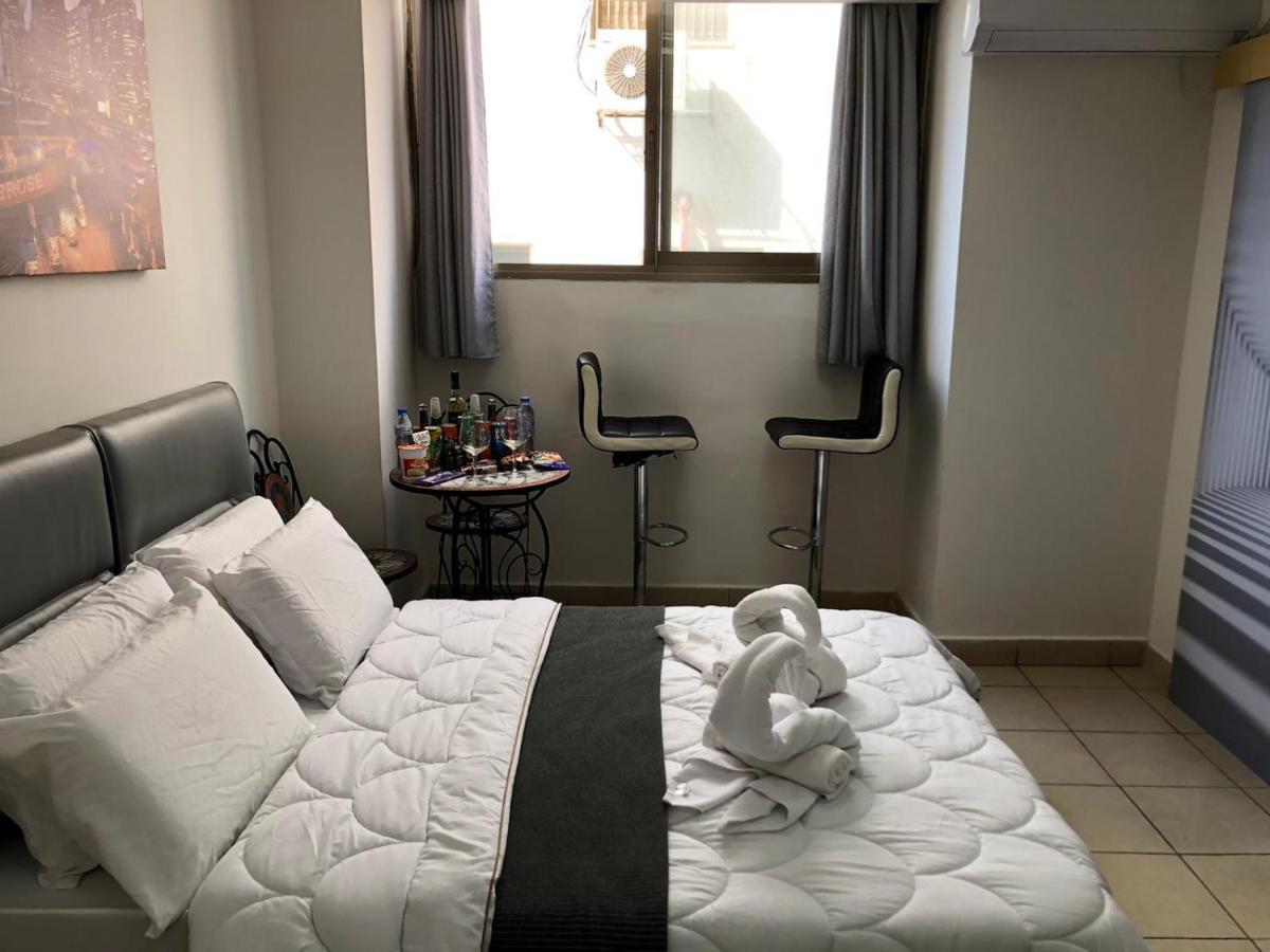 Sea Line Hotel From R&A Group بات يام المظهر الخارجي الصورة